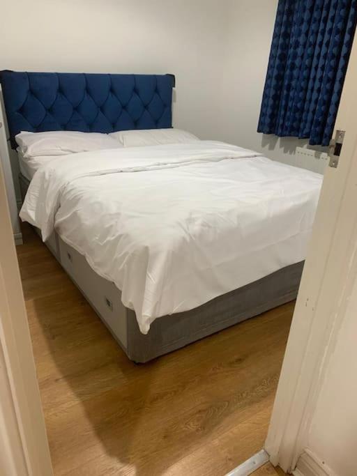 3 Bedroom Home Near Windsor Castle, Legoland, & Heathrow Slough Kültér fotó