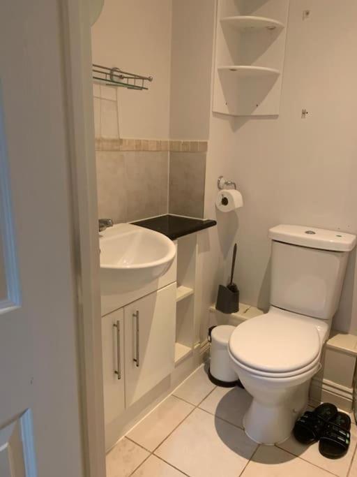 3 Bedroom Home Near Windsor Castle, Legoland, & Heathrow Slough Kültér fotó